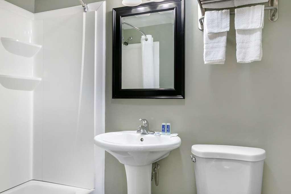 Knights Inn Bristol Левиттаун Номер фото