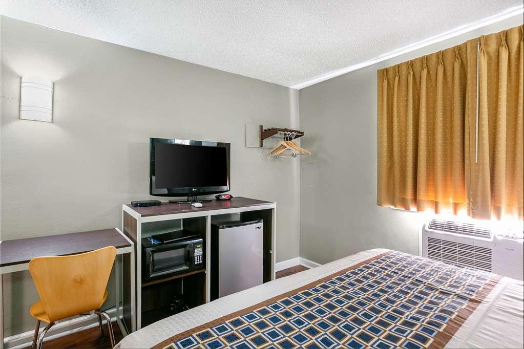 Knights Inn Bristol Левиттаун Номер фото