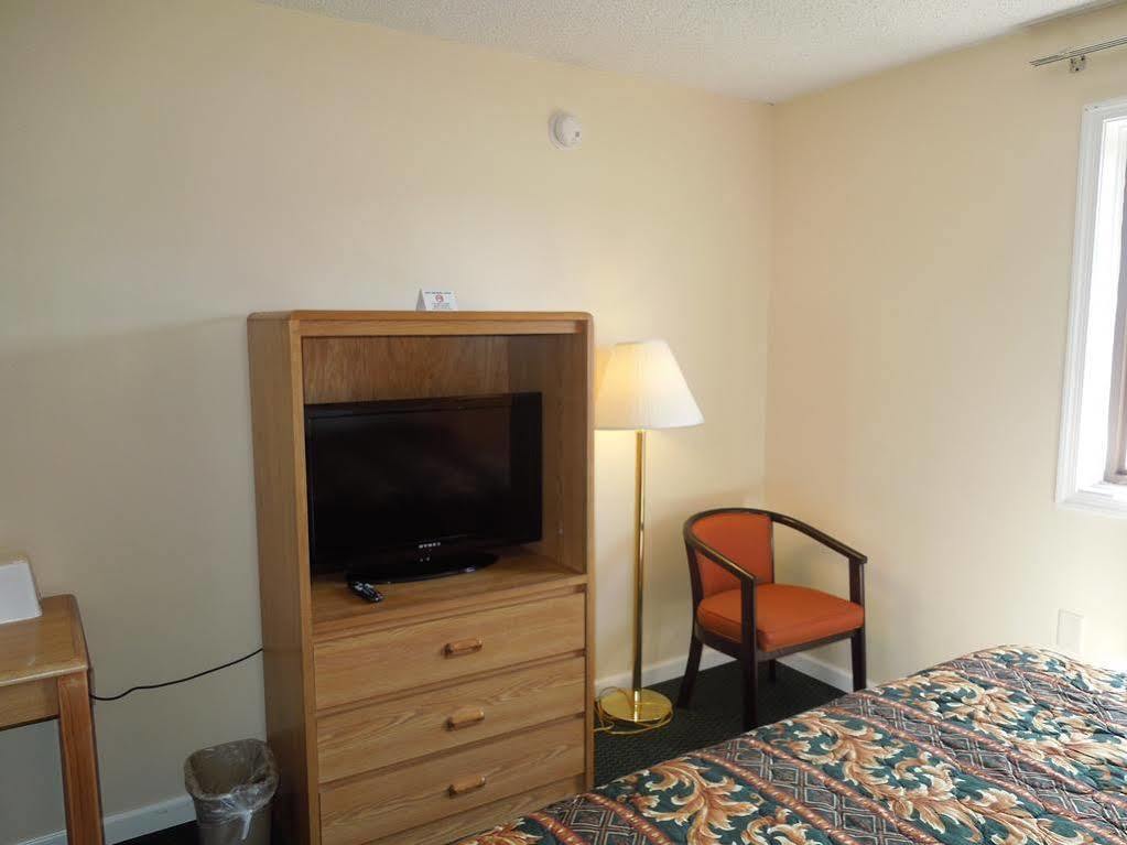Knights Inn Bristol Левиттаун Экстерьер фото