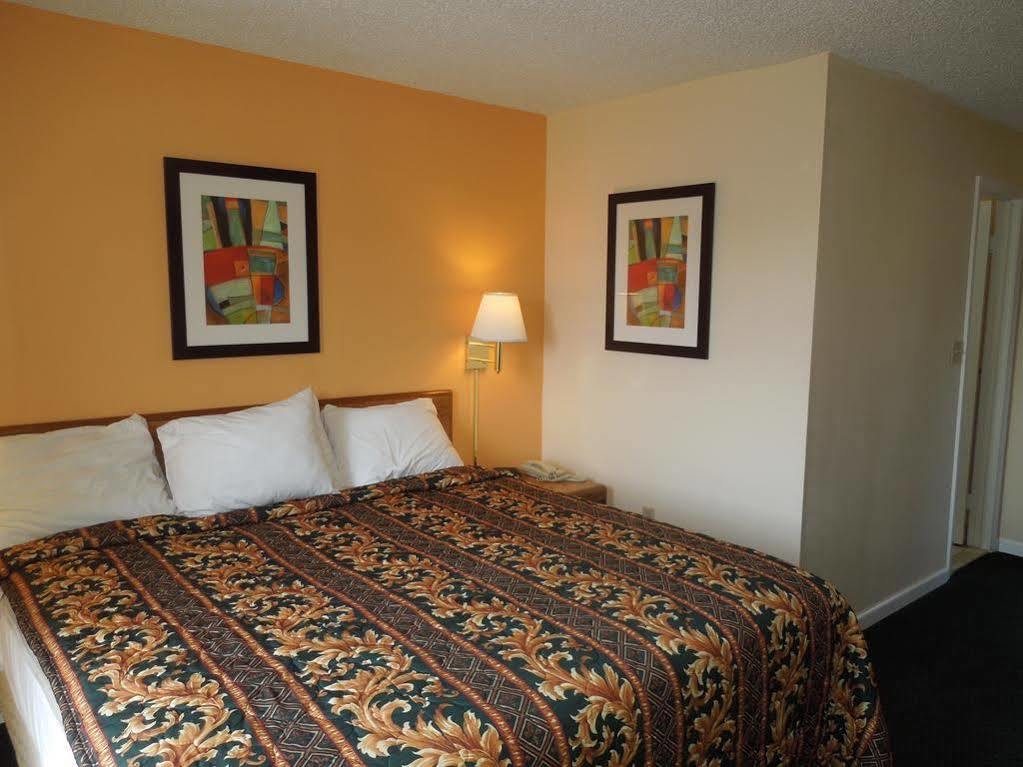 Knights Inn Bristol Левиттаун Экстерьер фото